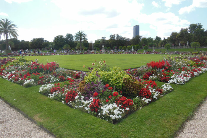 Jardin du Luxembourg flower beds with red and white plants