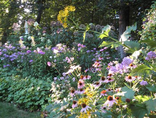 Marilyn S Missouri Inspired Garden In Minnesota 12 Photos Finegardening